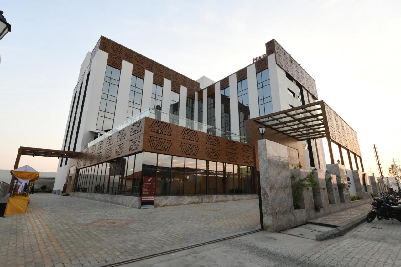 Harsha The Fern Shivamogga Hotel Bagian luar foto